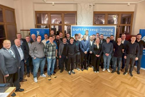 Gruppenbild Gesellen, Innungs- und Prüfungsausschuss